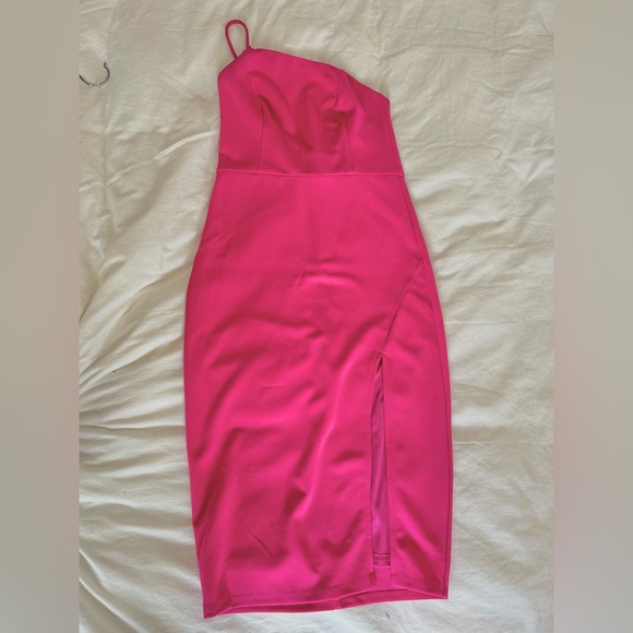 Lulu’s one shoulder dress - Picture 2 of 4